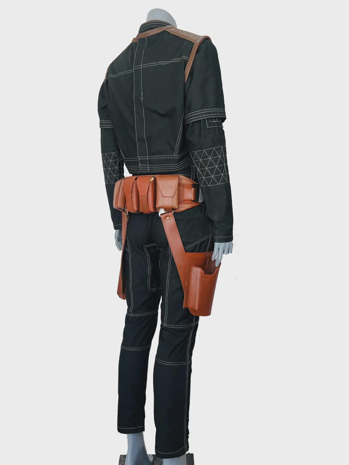 Complete costume with belt inspired by The Mandalorian Bo-Katan Kryze suit with leather belt